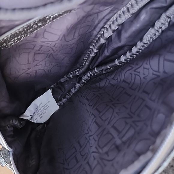 Harry Potter Hufflepuff Crossbody Purse Danielle Nicole - Picture 10 of 13